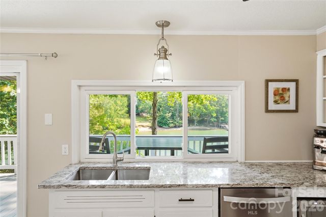 1113 Palmyra Drive, Tega Cay, SC 29708