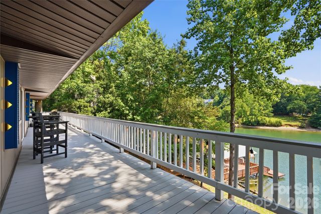 1113 Palmyra Drive, Tega Cay, SC 29708
