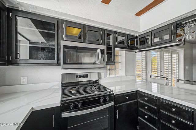 40404 N NEW RIVER Road, Phoenix, AZ 85086