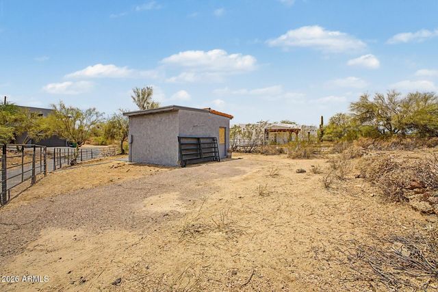 40404 N NEW RIVER Road, Phoenix, AZ 85086