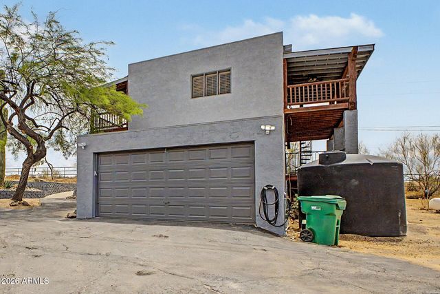 40404 N NEW RIVER Road, Phoenix, AZ 85086