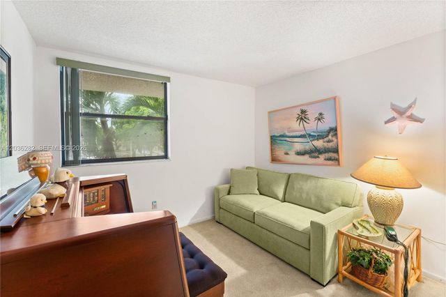 10155 NW 9th St Cir 4-202, Miami, FL 33172