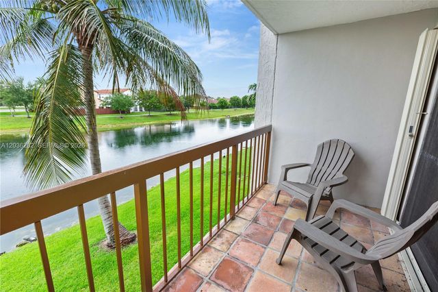 10155 NW 9th St Cir 4-202, Miami, FL 33172