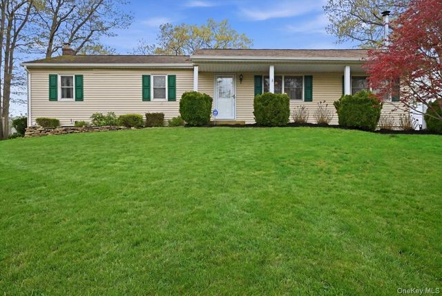 258 Oakland Avenue, Miller Place, NY 11764