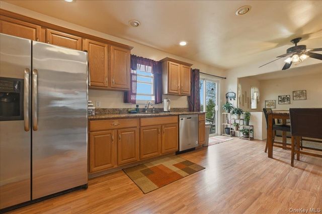 258 Oakland Avenue, Miller Place, NY 11764