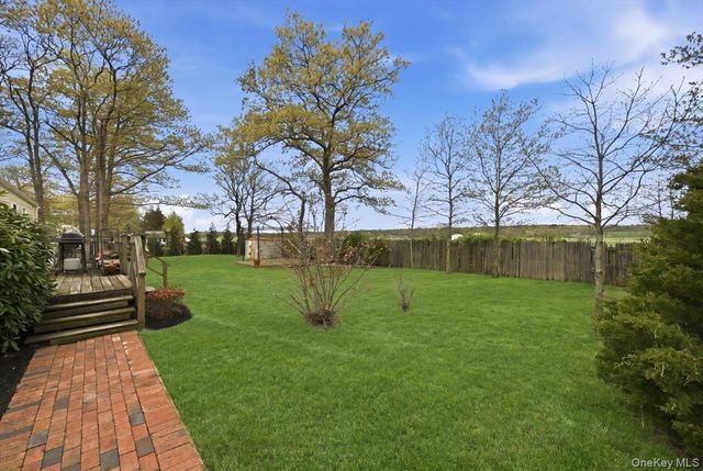 258 Oakland Avenue, Miller Place, NY 11764