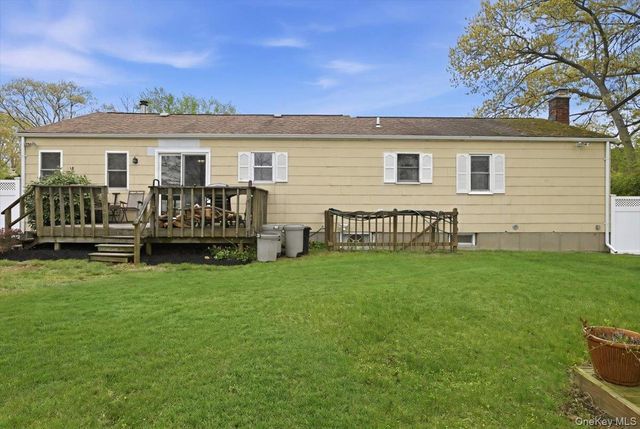 258 Oakland Avenue, Miller Place, NY 11764
