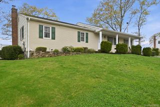 258 Oakland Avenue, Miller Place, NY 11764