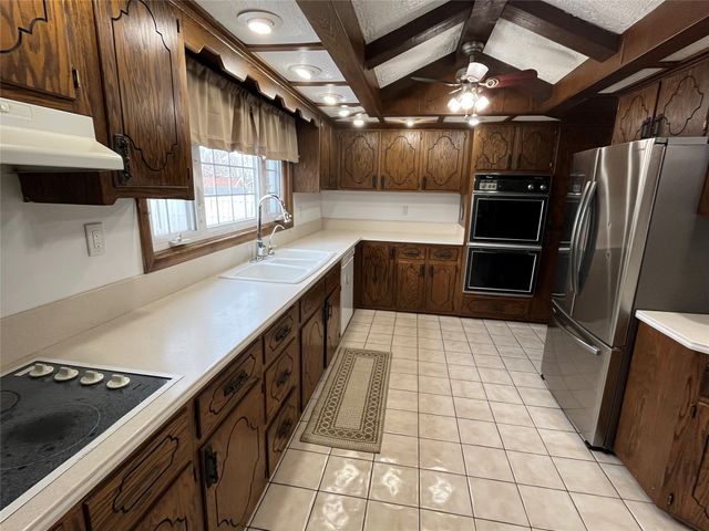 2520 BIRD Drive, Erie, PA 16510