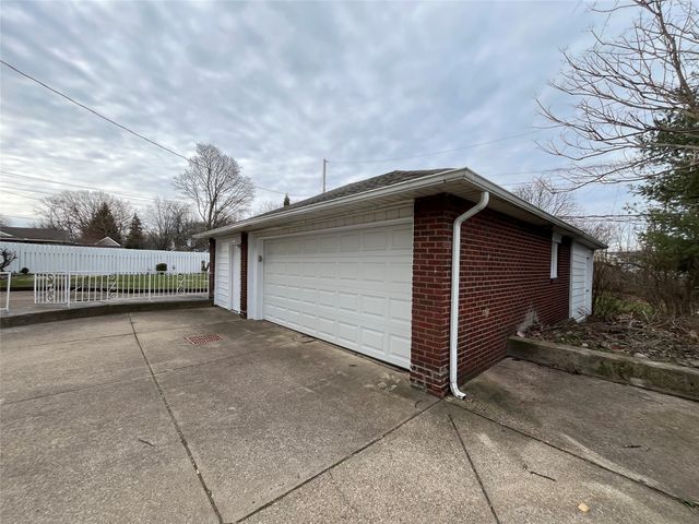 2520 BIRD Drive, Erie, PA 16510