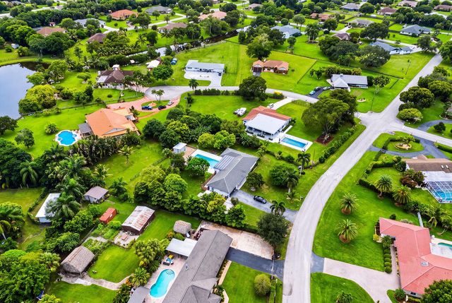 4910 SW 205TH Avenue, Southwest Ranches, FL 33332