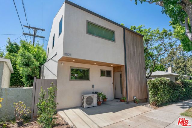 1352 Pacific Street B, Santa Monica, CA 90405