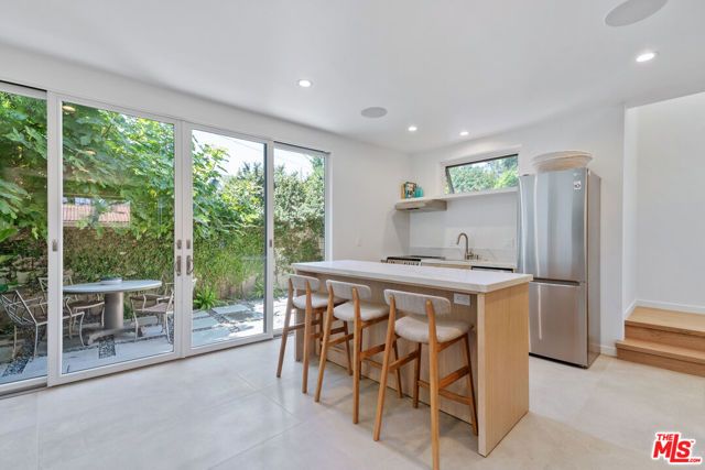 1352 Pacific Street B, Santa Monica, CA 90405