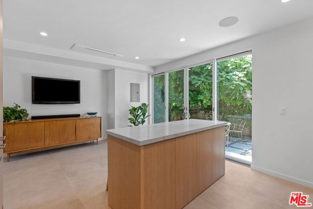 1352 Pacific Street B, Santa Monica, CA 90405