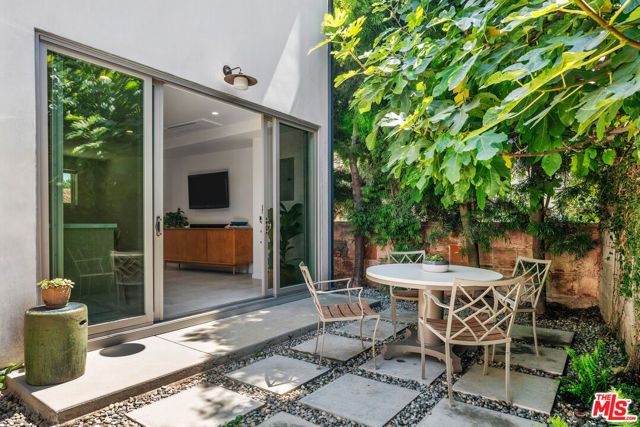 1352 Pacific Street B, Santa Monica, CA 90405