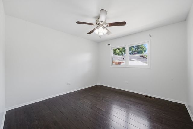 8320 Lamon Avenue, Burbank, IL 60459