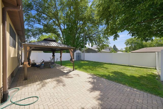 8320 Lamon Avenue, Burbank, IL 60459