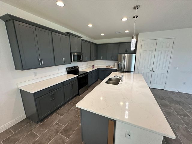 484 SHADOW GORGE WAY, Eustis, FL 32736
