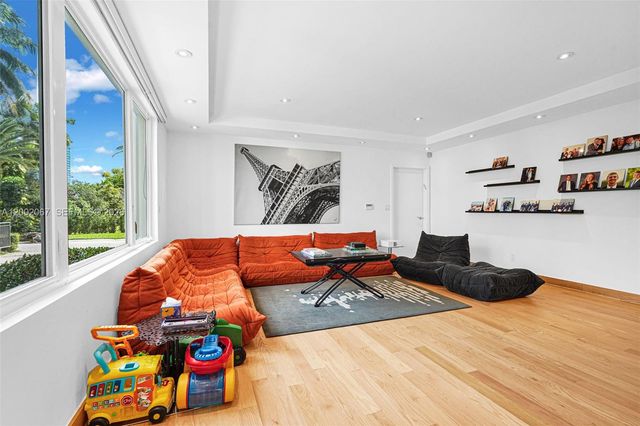 145 Biscay Dr, Bal Harbour, FL 33154