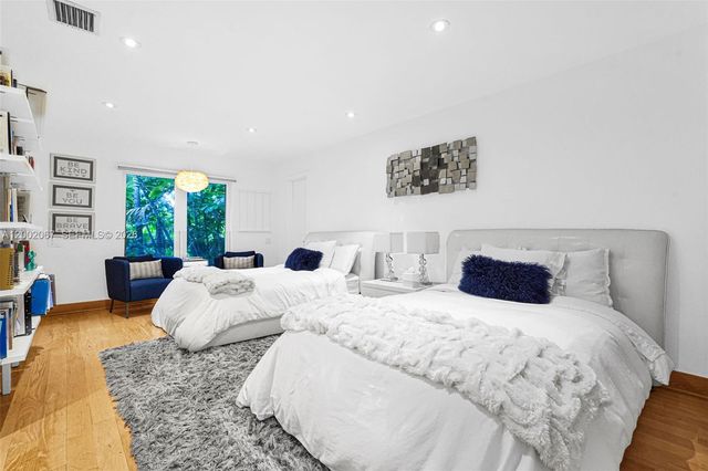 145 Biscay Dr, Bal Harbour, FL 33154