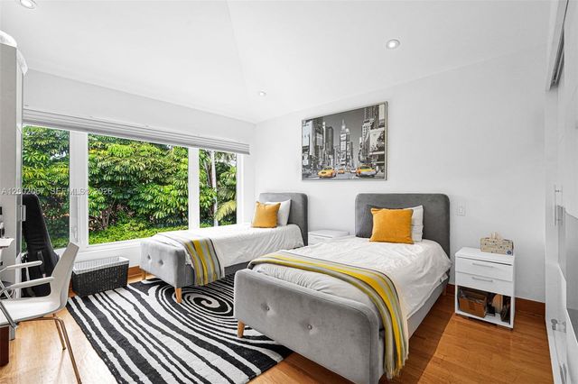 145 Biscay Dr, Bal Harbour, FL 33154