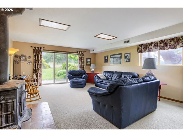 34790 Sw SOUTH RANCH Rd, Newberg, OR 97132