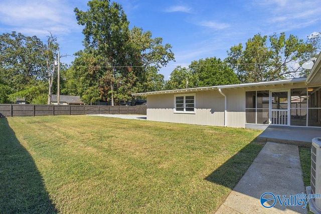 921 8th Avenue SE, Decatur, AL 35601