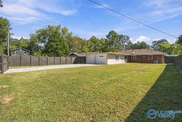 921 8th Avenue SE, Decatur, AL 35601