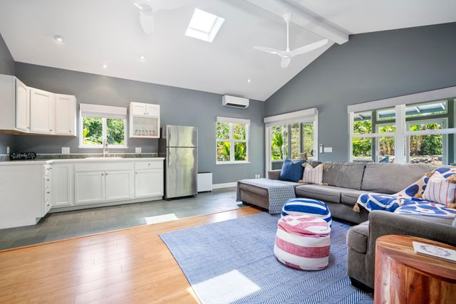 1865 Kalia Way, Haiku, HI 96708