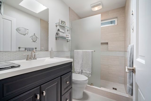 1865 Kalia Way, Haiku, HI 96708