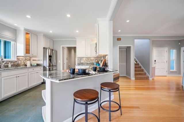 1865 Kalia Way, Haiku, HI 96708