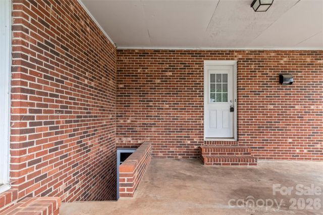 131 River Road, Boonville, NC 27011