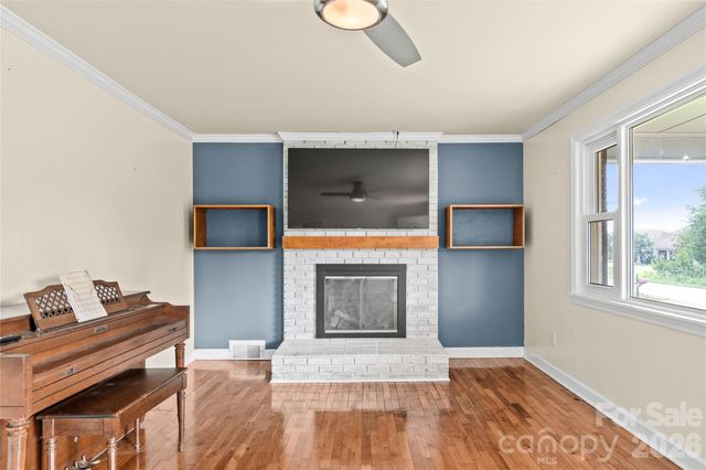 131 River Road, Boonville, NC 27011