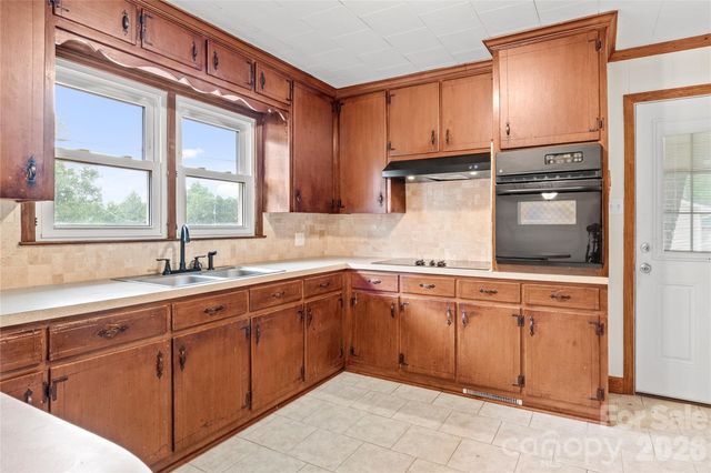 131 River Road, Boonville, NC 27011