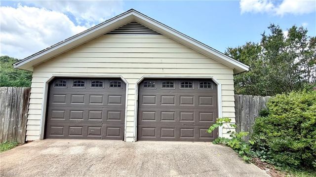 4109 Windlestraw Lane, Greensboro, NC 27410