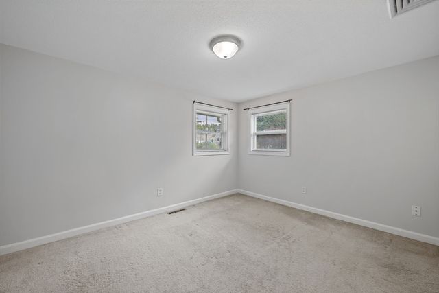1 Minerva St, Worcester, MA 01604