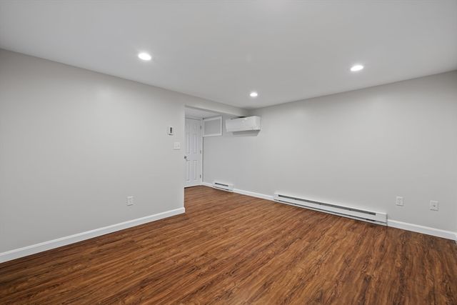 1 Minerva St, Worcester, MA 01604