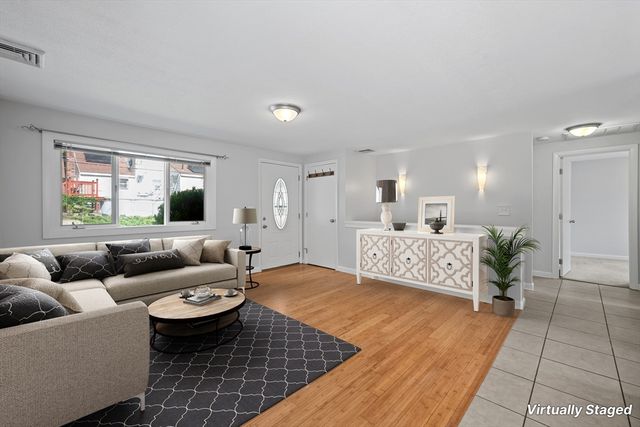 1 Minerva St, Worcester, MA 01604