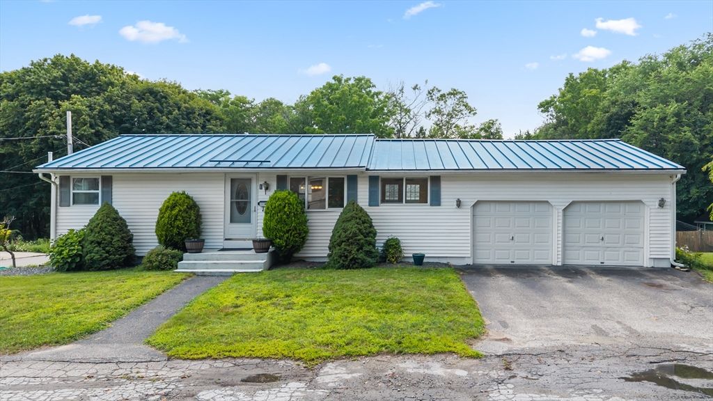1 Minerva St, Worcester, MA 01604