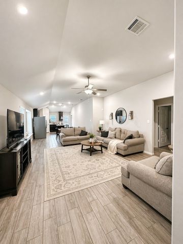 14017 Birch Farm Drive, Pilot Point, TX 76258
