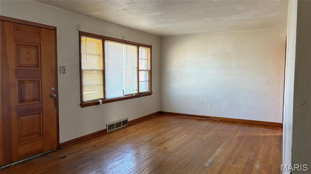 9481 Adler Avenue, St Louis, MO 63137