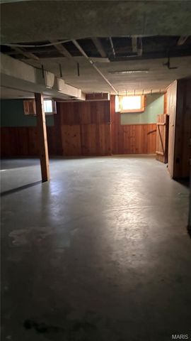 9481 Adler Avenue, St Louis, MO 63137