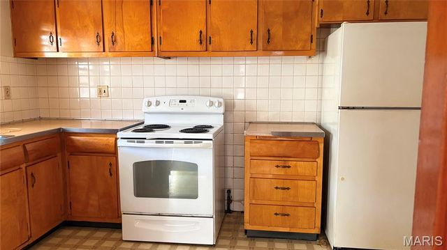 9481 Adler Avenue, St Louis, MO 63137