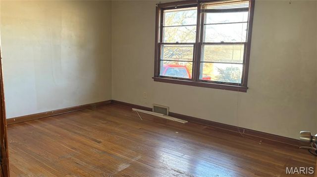 9481 Adler Avenue, St Louis, MO 63137