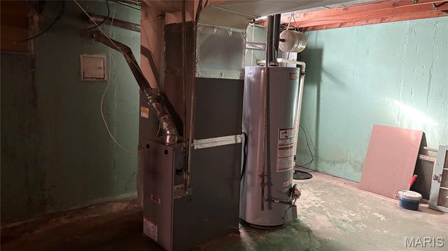 9481 Adler Avenue, St Louis, MO 63137