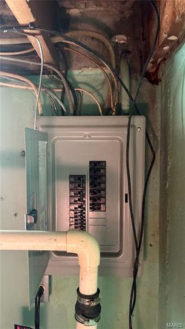 9481 Adler Avenue, St Louis, MO 63137