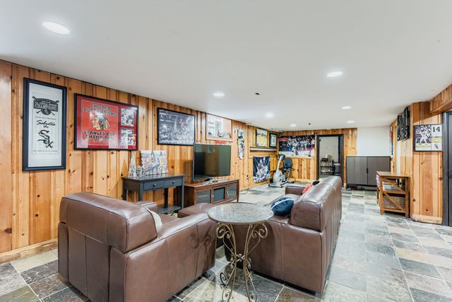 10030 S Washtenaw Avenue, Chicago, IL 60655