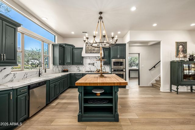 6157 E BROADWAY Avenue, Apache Junction, AZ 85119