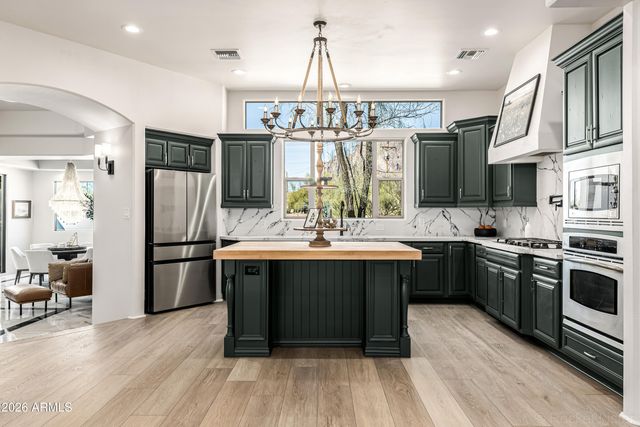 6157 E BROADWAY Avenue, Apache Junction, AZ 85119