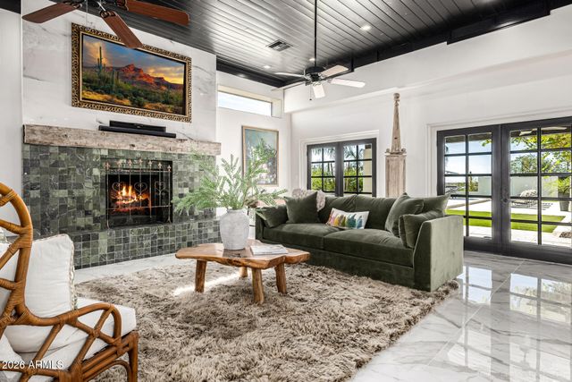 6157 E BROADWAY Avenue, Apache Junction, AZ 85119